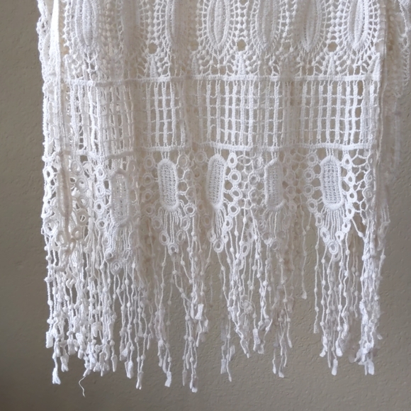 Love tree Cream crochet sleeveless boho top - Picture 3 of 8